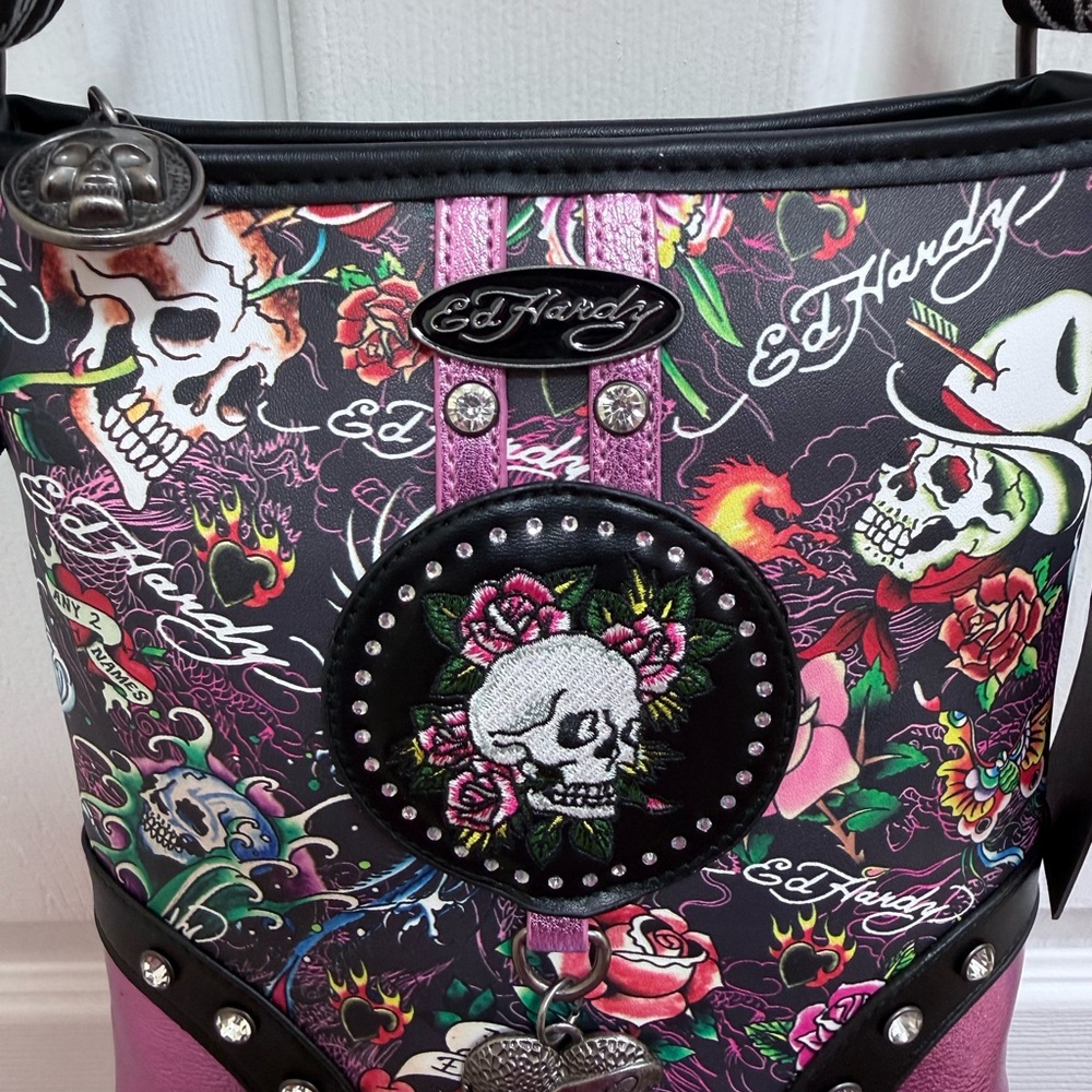 NWT Ed Hardy Skull ☠️ and Roses 🌹 Crossbody Bag - Picture 4 of 8